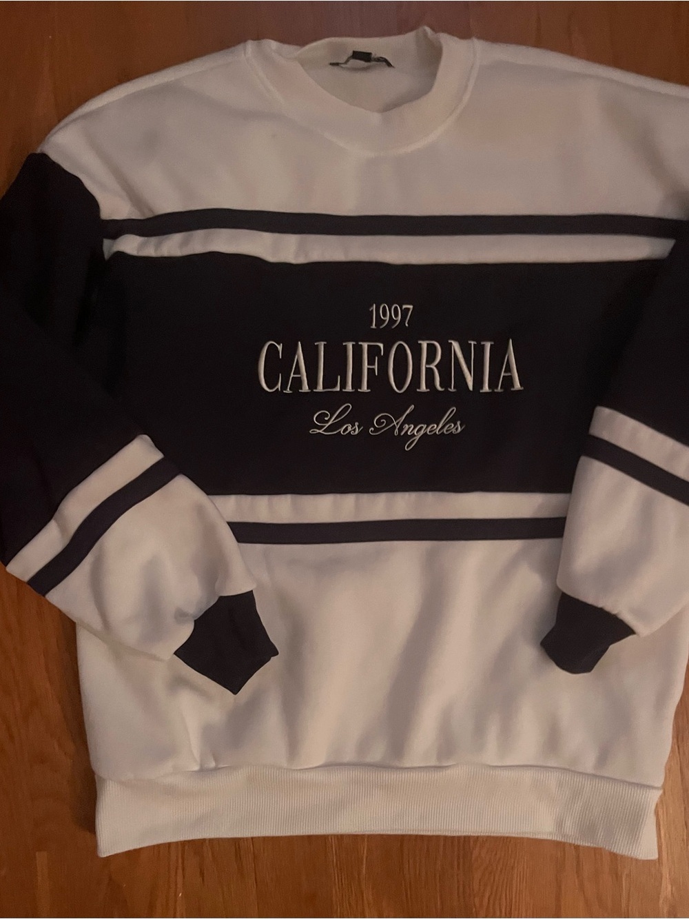 Harper California 1997 Crewneck Sweater - White & Navy